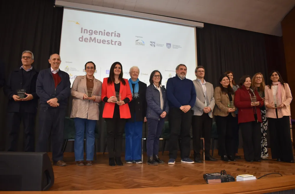 Entrega de reconocimientos en Ingeniería deMuestra